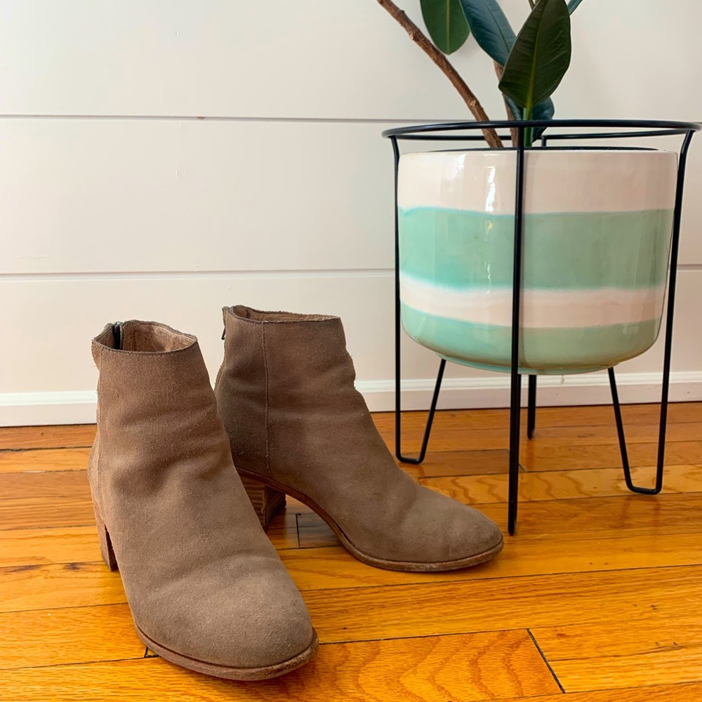 Madewell Pauline Suede Booties